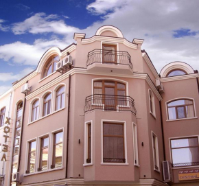 Отель Central Family Hotel  Хасково